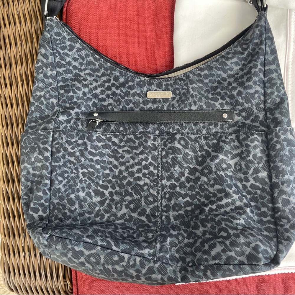 Baggallini Gray Leopard Crossbody Bag